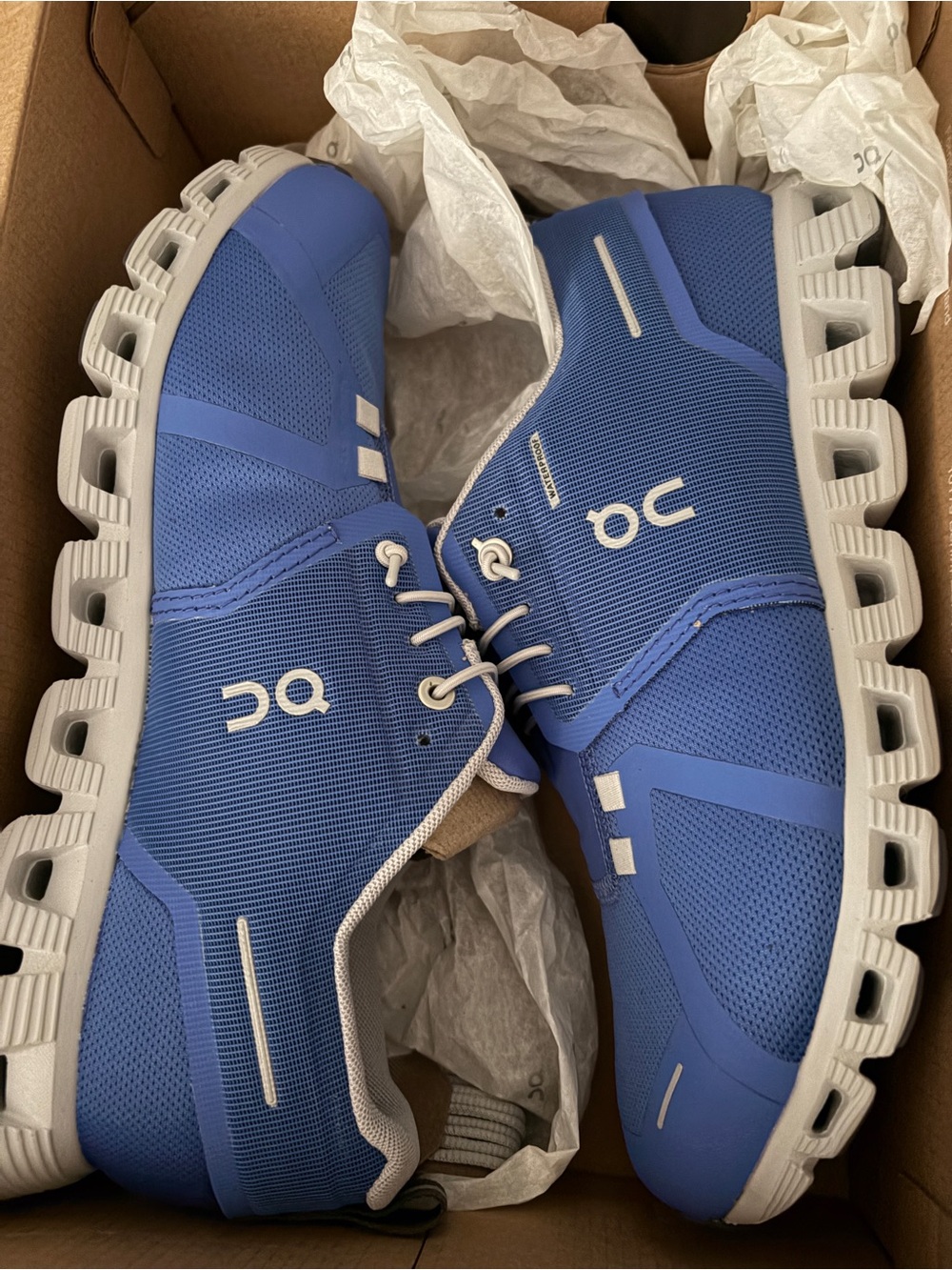 On Running Men’s Blue Cloud-Style Athletic Shoes